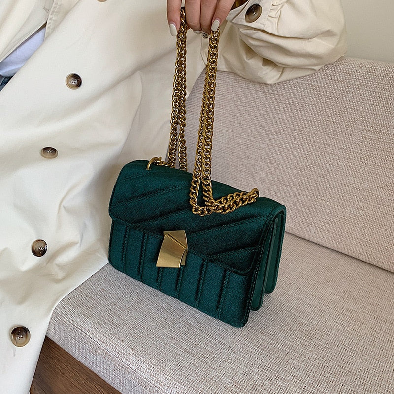 UnWritten Style — “Emerald After Dark” Velvet Crossbody Bag eprolo