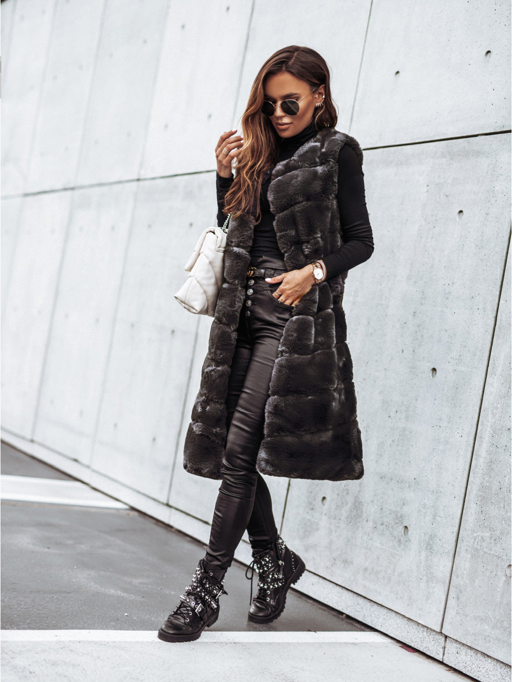 🖤 UnWritten Style — Midnight Luxe Faux Fur Vest